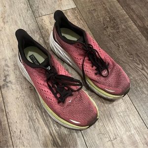 HOKA CLIFTON 8